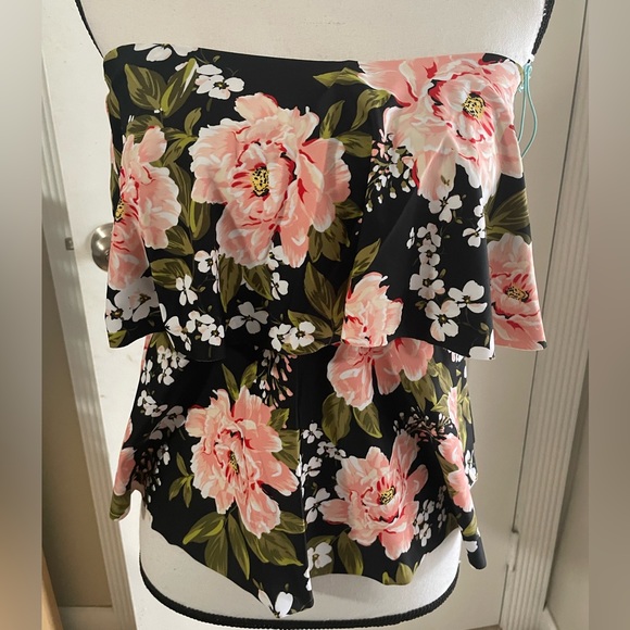 Woman’s bathing suit tankini top - Picture 1 of 4